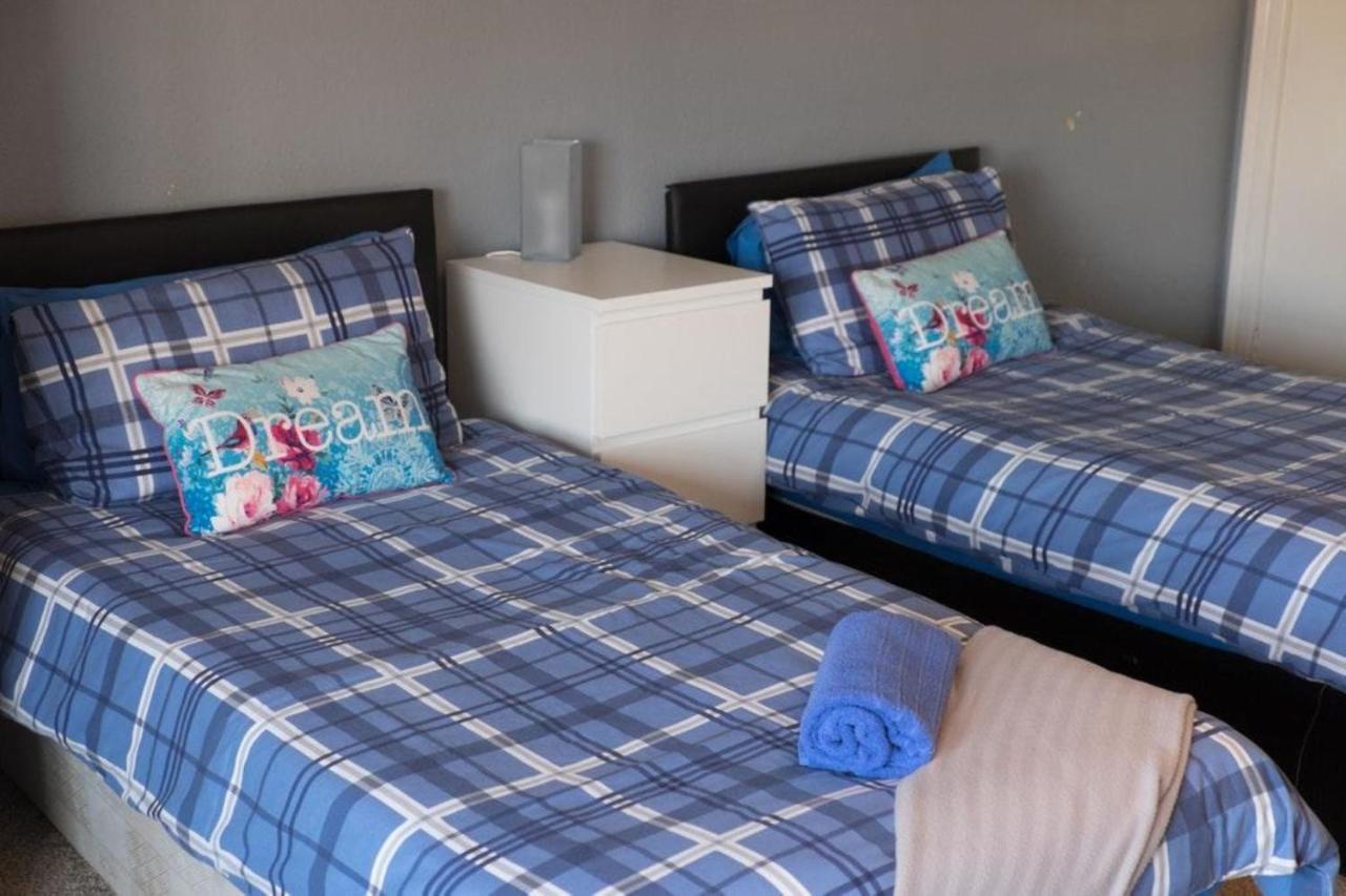 Oyo The Bell Hotel Hoddesdon Ngoại thất bức ảnh